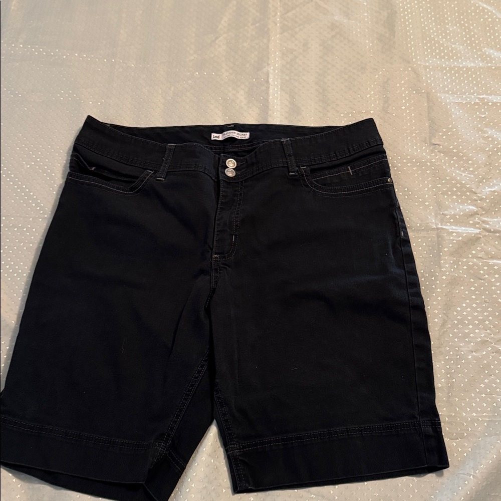Lee SLENDER SECRET Black Jean Shorts 18 Medium